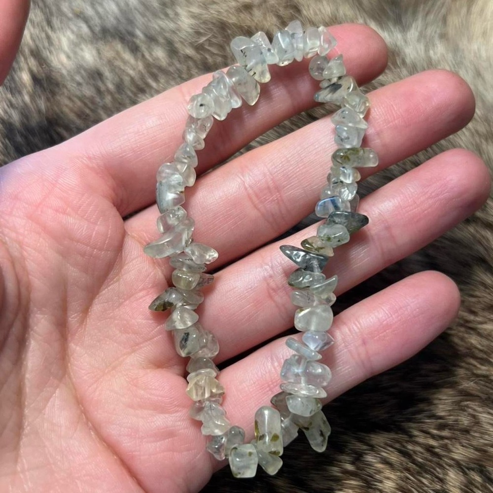 Handmade stretchy moss agate chip bead bracelet